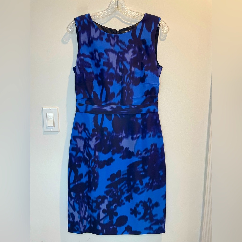 Tahari sleeveless dress, women's size 6